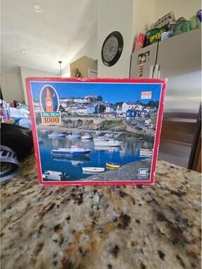 MB Big Ben CARDIgan BAY WALES 1000 Pc 20 1/8" X 26 3/16" Jigsaw Puzzle Sealed